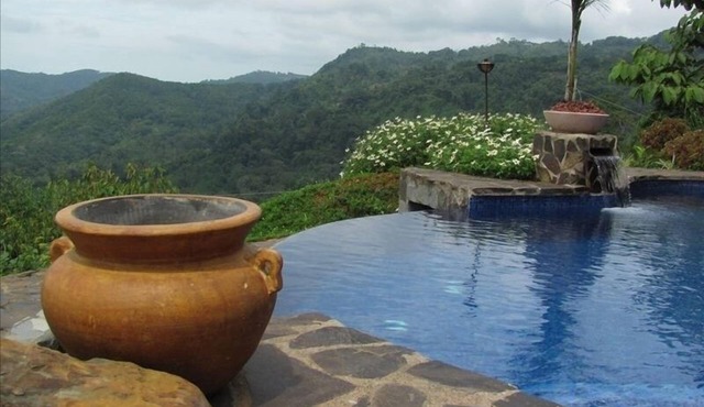 Villa Mountain Serenity, beautiful panoramic valley and distant ocean views!