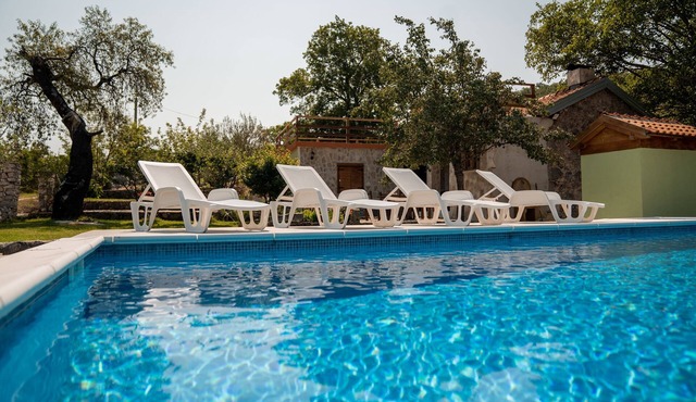 Villa Mramor - Rustic Villa with Swimming Pool