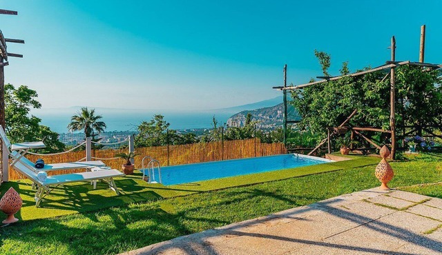 Villa Naiade: An elegant and welcoming three-story villa which faces the sun and the sea, with Free WI-FI.