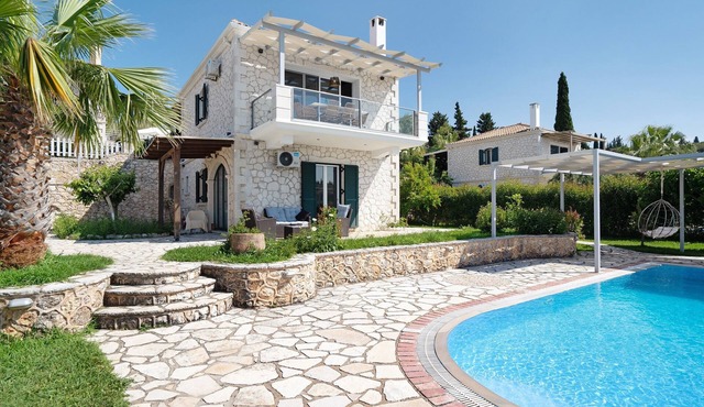 "Villa Nefeli" with Sea View, Private Pool & Wi-Fi