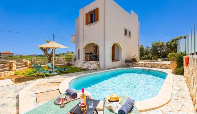 Villa Neria - Four Bedroom Villa, Sleeps 8