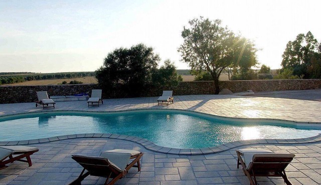 Villa Neva: A splendid and luminous two-story historical villa built on a hillside, surrounded by meadows and woods, with Free WI-FI.