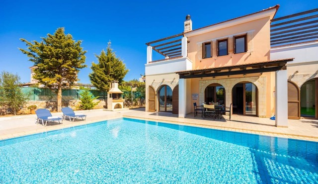 Villa Nikolas Large Private Pool, A/C, WiFi