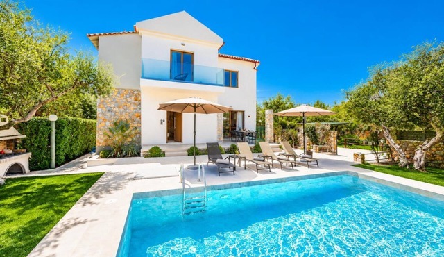 Villa Nineta - Three Bedroom Villa, Sleeps 6