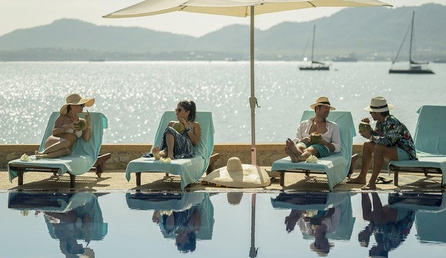Villa Nirvana - Tropical Chic Oceanview 4BR Haven with a Shared Beachfront Pool
