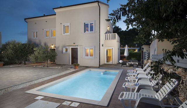 Villa Nocciola near the Sea with Private Pool and Sauna