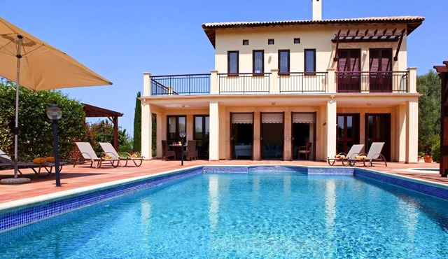 Villa Nyssa - Three Bedroom Resort, Sleeps 6