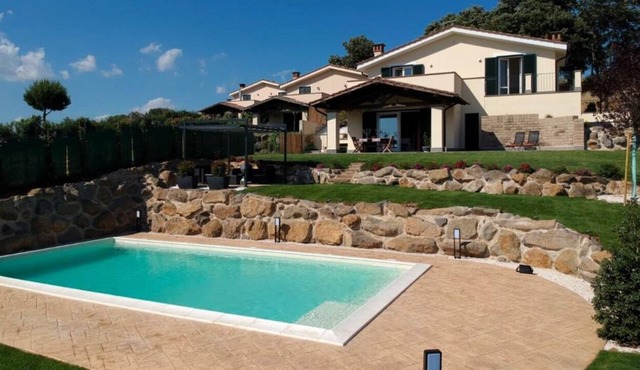 Villa Omlmo, Private Pool & Lake View