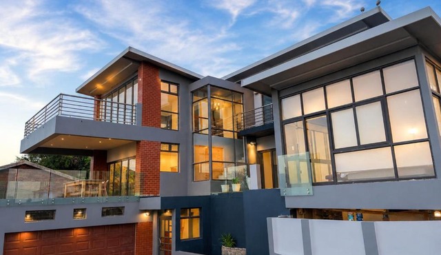 Villa on Regent