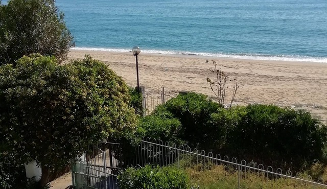 VILLA ONLY 5 METERS FROM THE DIAMOND BEACH (CS)