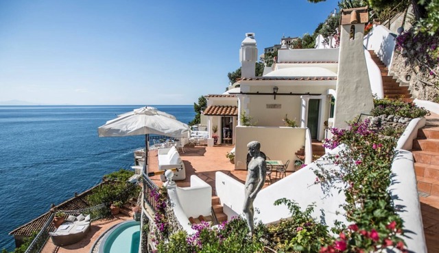 Villa Oriana Private Pool Villa, 35 Meters from the beach, stunning views.