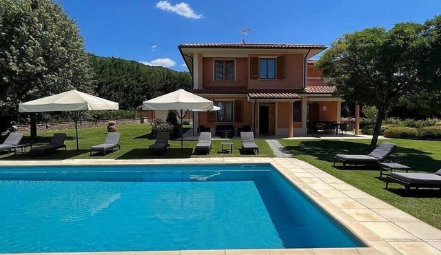 Villa Oscar: A pleasant and spacious two-story villa surrounded by the greenery, with Free WI-FI.