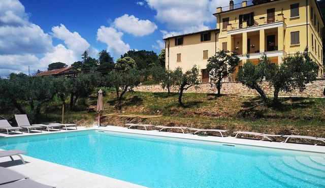 Villa Ovidia: A three-story age-old farm house surrounded by the greenery, with Free WI-FI.