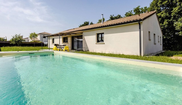 Villa Pastel - Heated Pool & Garden