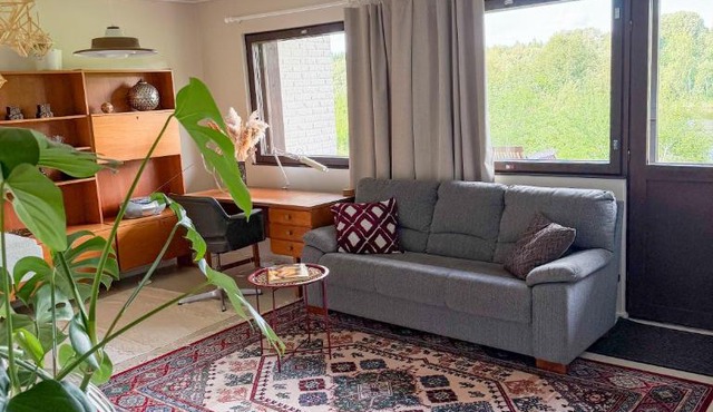 Villa Palmu in Nakkila, riverside home, 15 mins from Pori