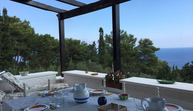 Villa 'Panoramica A Castro' with Sea View, Wi-Fi and Air Conditioning