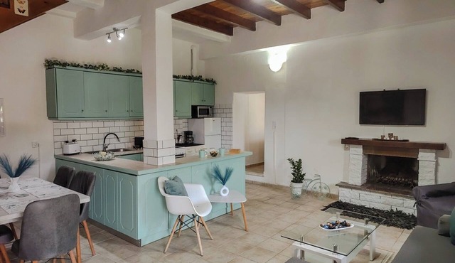 Villa Parselina – Tranquil Retreat with Sea & Mountain Views in North Corfu