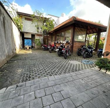 Villa Paving