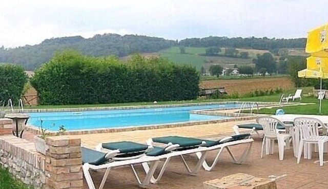 Villa Pavone B: A welcoming apartment that covers the entire first floor of a villa surrounded by the greenery, with Free WI-FI.
