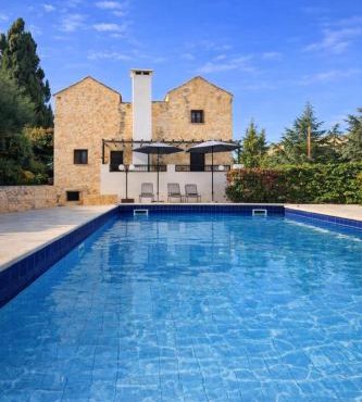 Villa Penelope Stone Retreat with Pool in Crete
