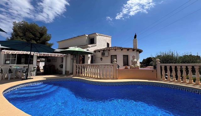 Villa Peonia Summary: