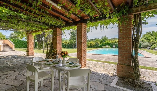 Villa Picchio - Private Tuscan villa with swimming pool