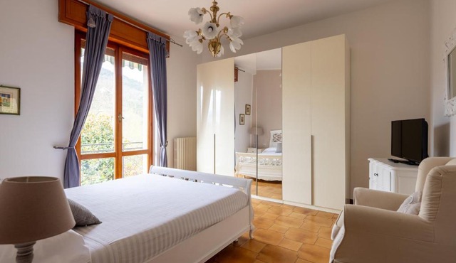 Villa Pina First floor Villa Apartment 6 guests Near Cinque Terre in nature Balcony Valley View Shared pool Hiking trails