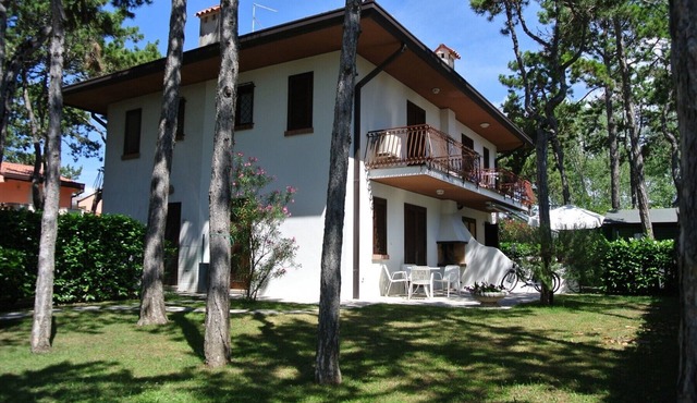 VILLA PINEA 33 WITH PRIVATE GARDEN