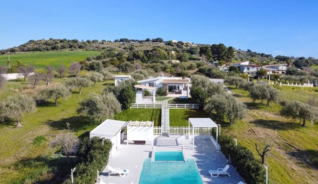 Villa Pinella by Villa Plus