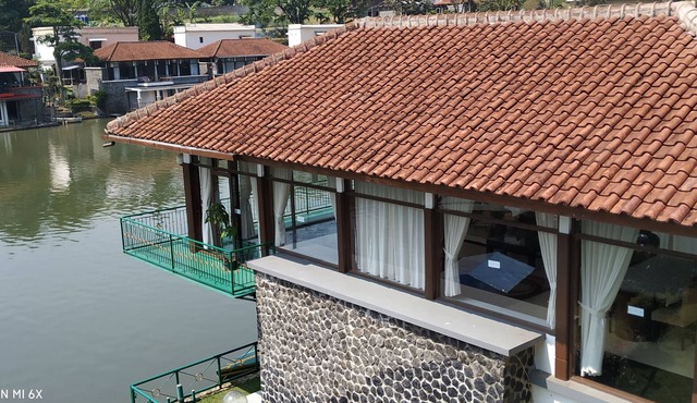 Villa Pinggir Danau Puncak for 30 pax