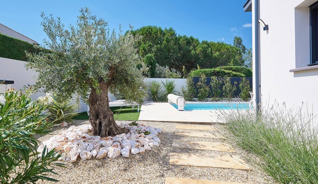 VILLA PLEIN SUD SWIMMING POOL, air conditioning, garage, NEAR BEACHES