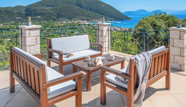 Villa Ponti - Three Bedroom Villa, Sleeps 6