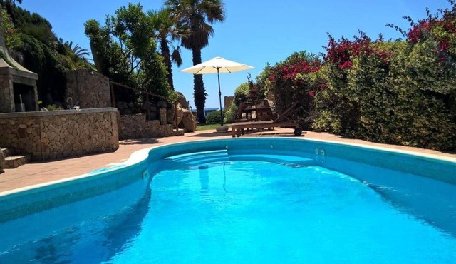 Villa + pool on the beach