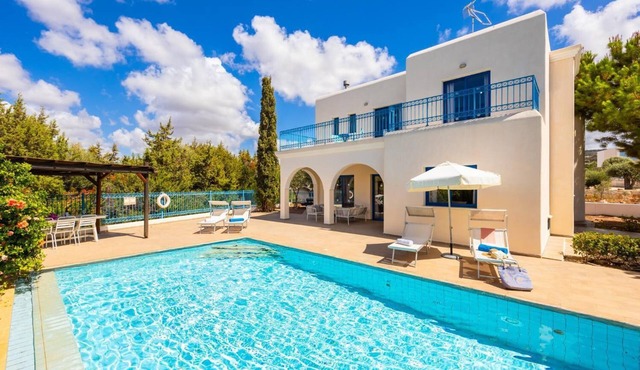 Villa Poseidonas - Three Bedroom Villa, Sleeps 6