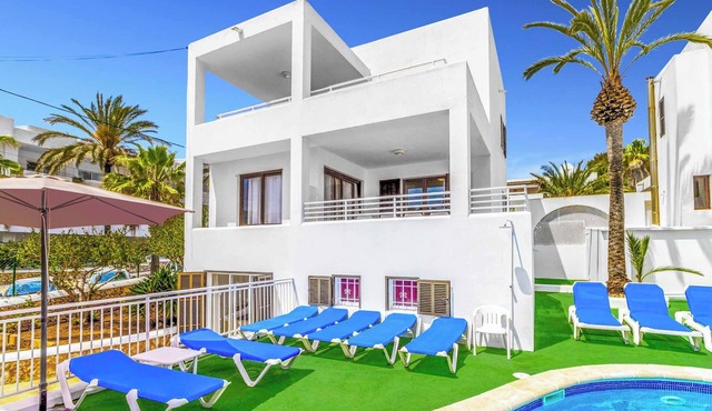 Villa Pou Uno - Five Bedroom Villa, Sleeps 10