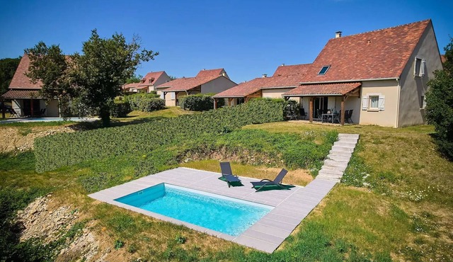 Villa, private pool, detached, 2 bathrooms 8 people