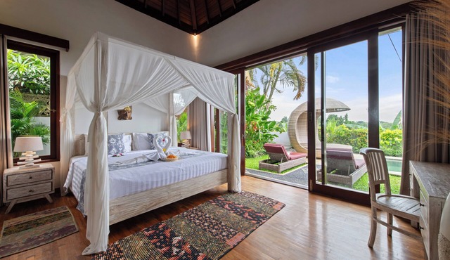 Villa Private Pool Sahaja 4 Surrounded by Rice Fields