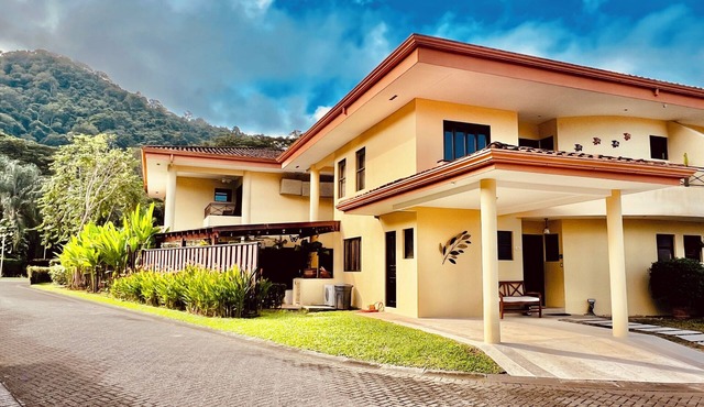 Villa Punta Leona - Beautiful Family Villa - Gated Community next to Punta Leona