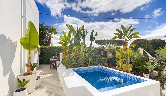Villa Rafa with Private Pool, Garden, Wi-Fi & A/C