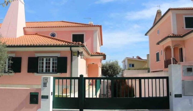Villa Ramiro/near Lisbon/3 bedrooms - own large pool