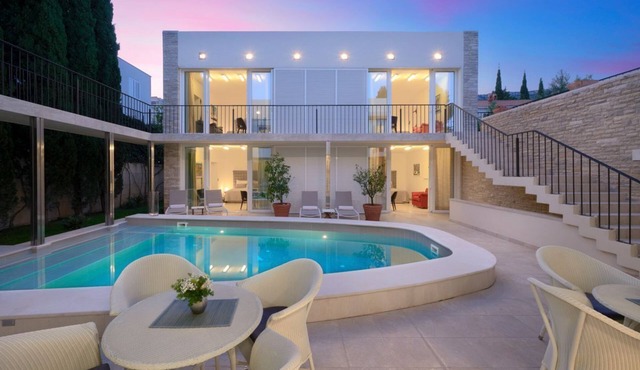 Villa Rampart - Six Bedroom Villa, Sleeps 16