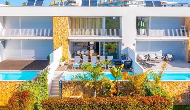Villa Ray Design with private heatable pool