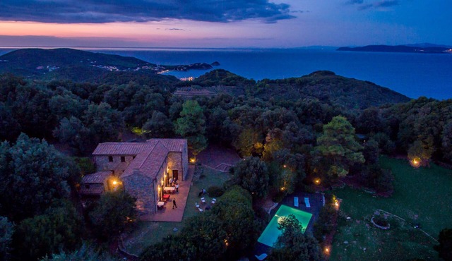Villa 'Relais Il Termine' with Sea View, Wi-Fi and Air Conditioning