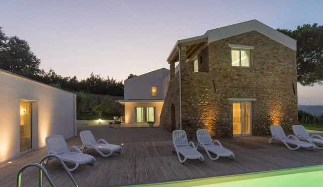 VILLA RENZO modern apartment in a country house a few minutes from the coast