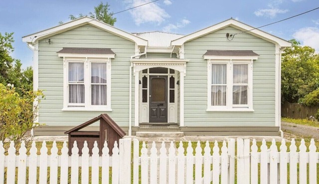 Villa Retreat - Central Masterton