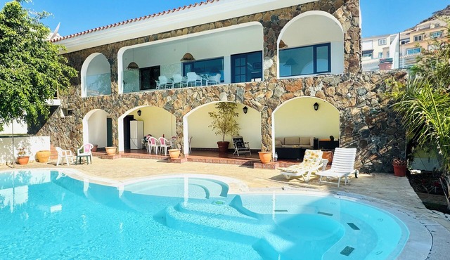Villa Rex. Sun & Beach!