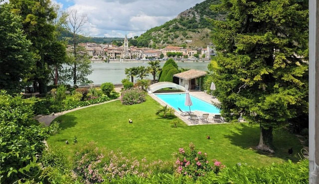 Villa Rhôna