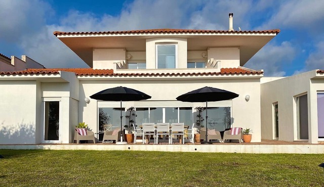 Villa Riccio - Charming Villa in Ericeira - Amazing Sea View