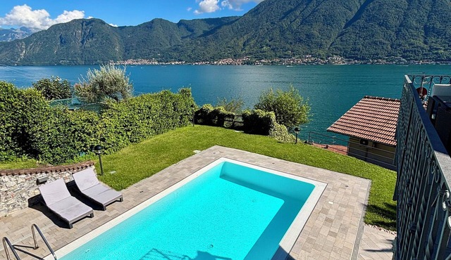 Villa Rosa private villa-balcony, terrace, gardens, pool-fully air conditioned.