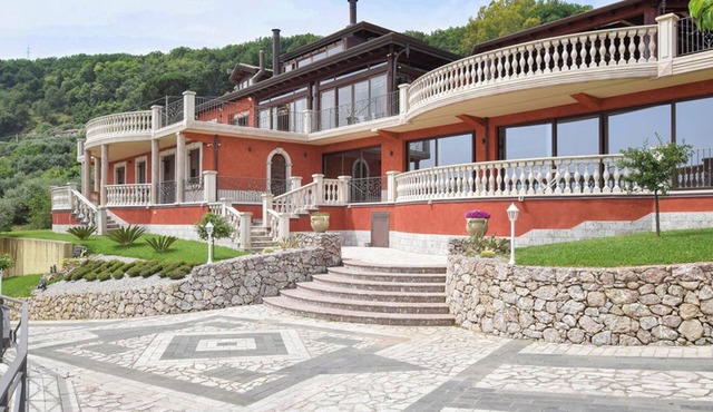 Villa 'Rosaria Relax E Spa' with Sea View, Wi-Fi and Air Conditioning